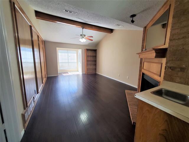 Building Photo - 4005 San Mateo Dr