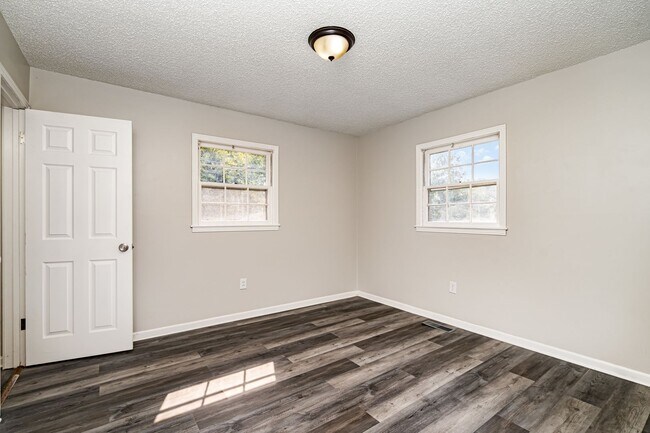 Building Photo - Brand new renovated home in Gallatin 4 bedrooms/2.5 Bathroom