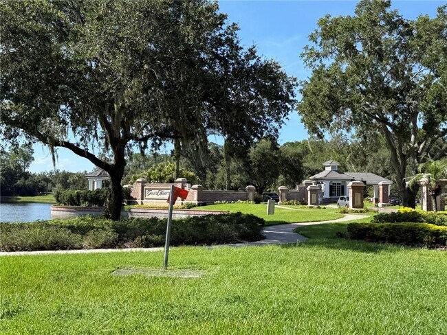 Building Photo - 20027 Heritage Point Dr