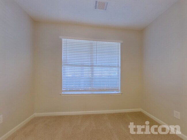 Building Photo - 100 Doves Nest