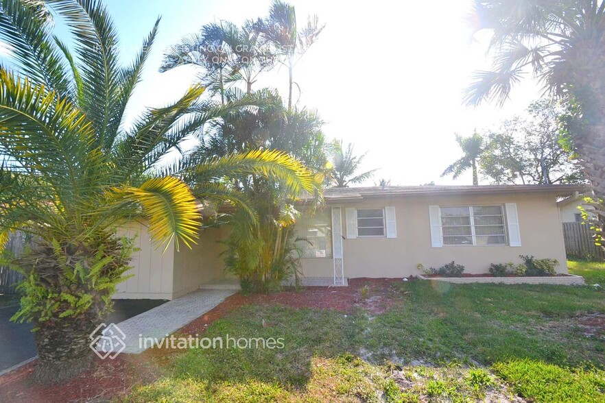 Primary Photo - 2408 SW 34th Ave