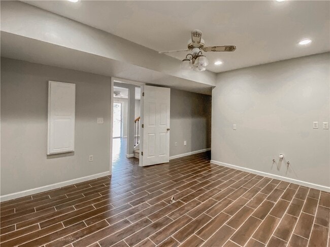 Building Photo - 255 Starritt Ln