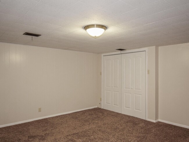 Building Photo - 241 E 900 N