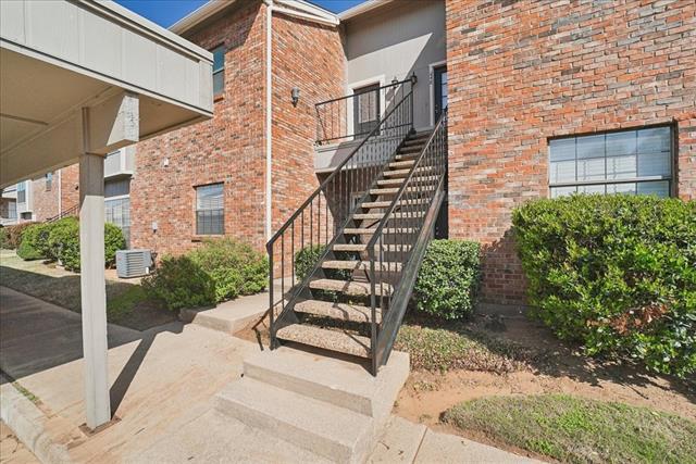 Building Photo - 411 Pebble Way