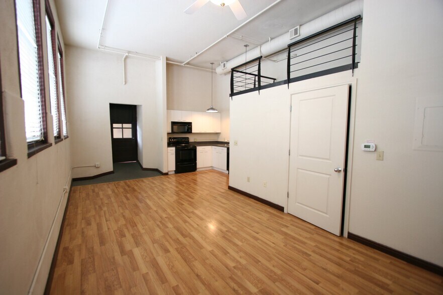 Building Photo - 301 Central Ave NE