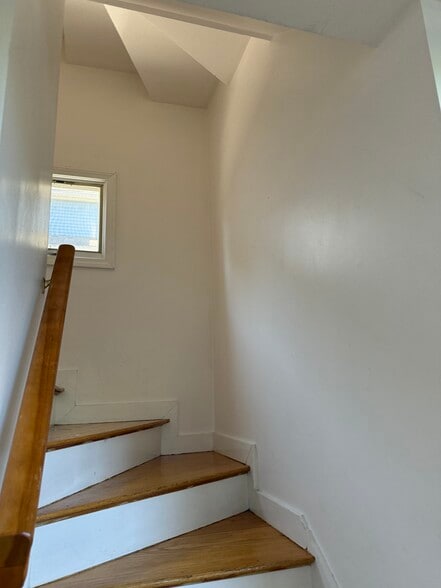 Building Photo - 254 Allston St