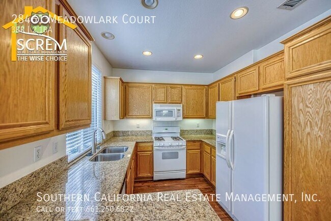 Building Photo - Three Bedroom Mayfair Home in Valencia