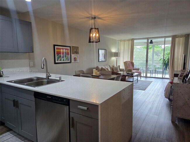 Building Photo - 9410 Poinciana Pl