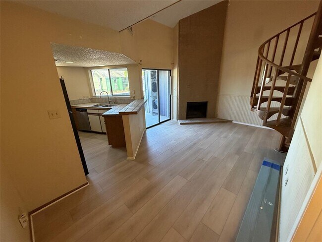 Building Photo - 2500 Burleson Rd