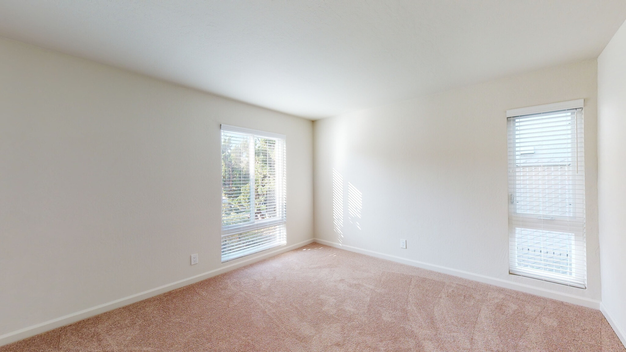 Building Photo - 950 Chula Vista Ave