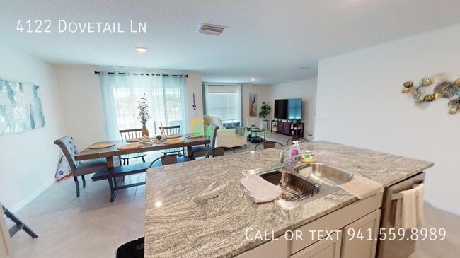 Building Photo - 4122 Dovetail Ln