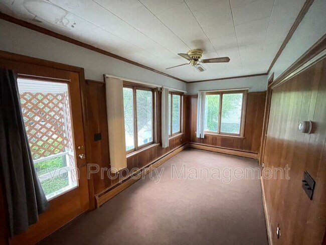 Building Photo - 1393-1395 Main St