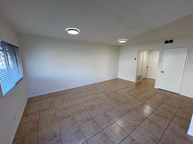 Building Photo - 6936 Agnes Ave