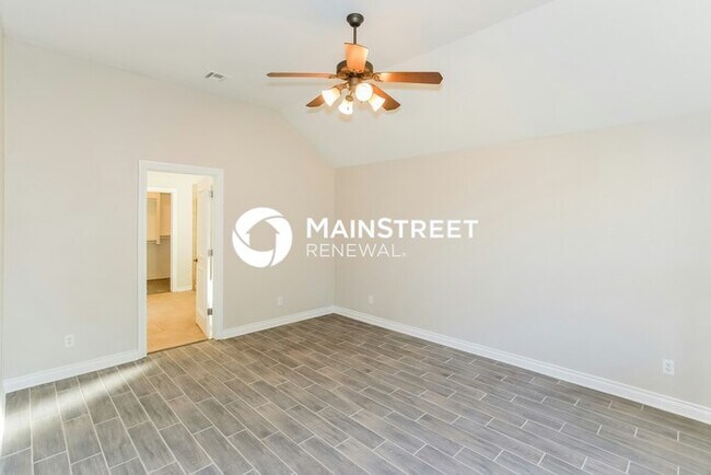 Building Photo - 4 Bedroom Pet-Friendly Home in Edmond, OK with Main Street Renewal