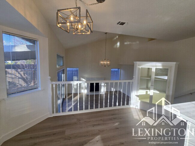 Building Photo - Beautifully Updated, 4BD/3BA, Home in Rocklin – Excellent Location!