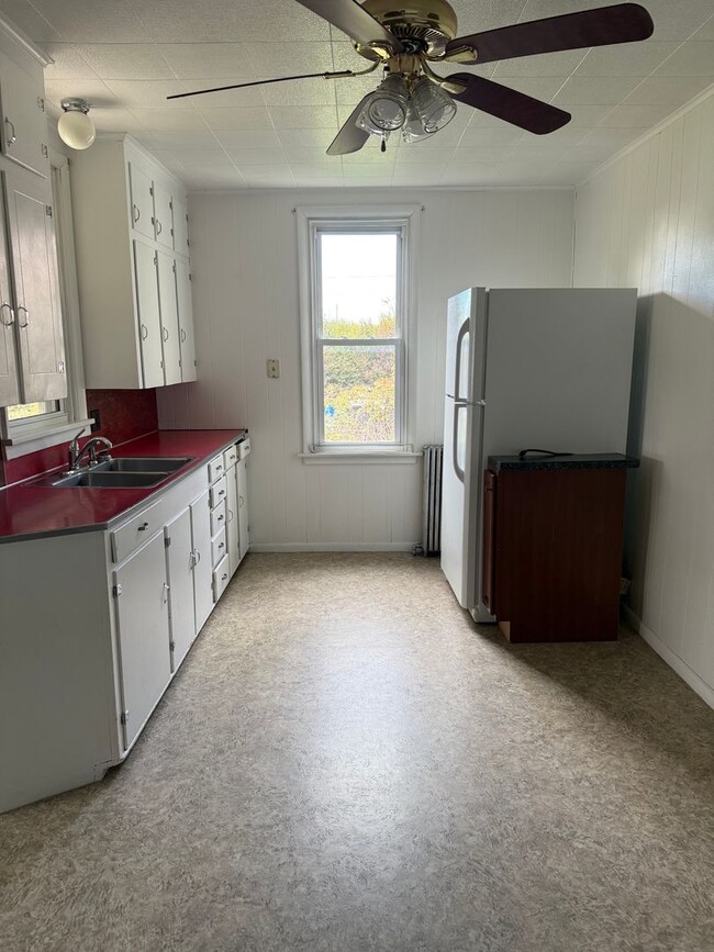 Building Photo - 114 W Harrisburg Ave