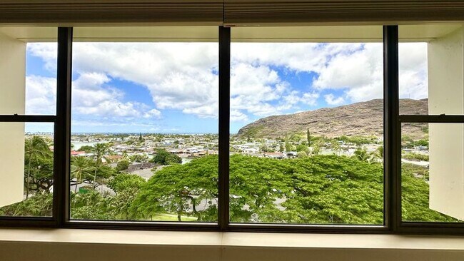 Building Photo - 6710 Hawaii Kai Dr
