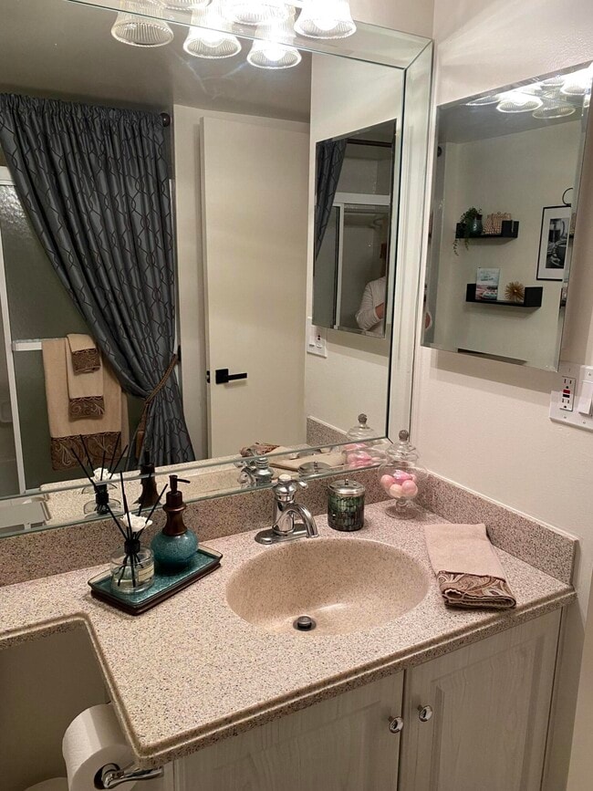 Building Photo - 4734 Lucerne Lakes Blvd