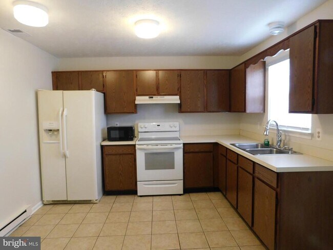 Building Photo - 248 Waterford Ln