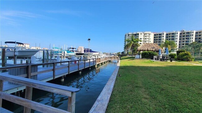 Building Photo - 660 Island Way