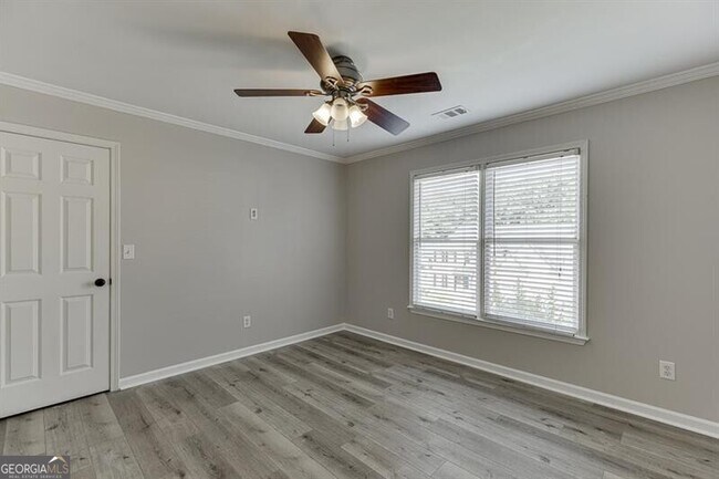 Building Photo - 1795 Lake Heights Cir