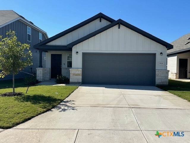 Primary Photo - 914 Bluegrass Pt