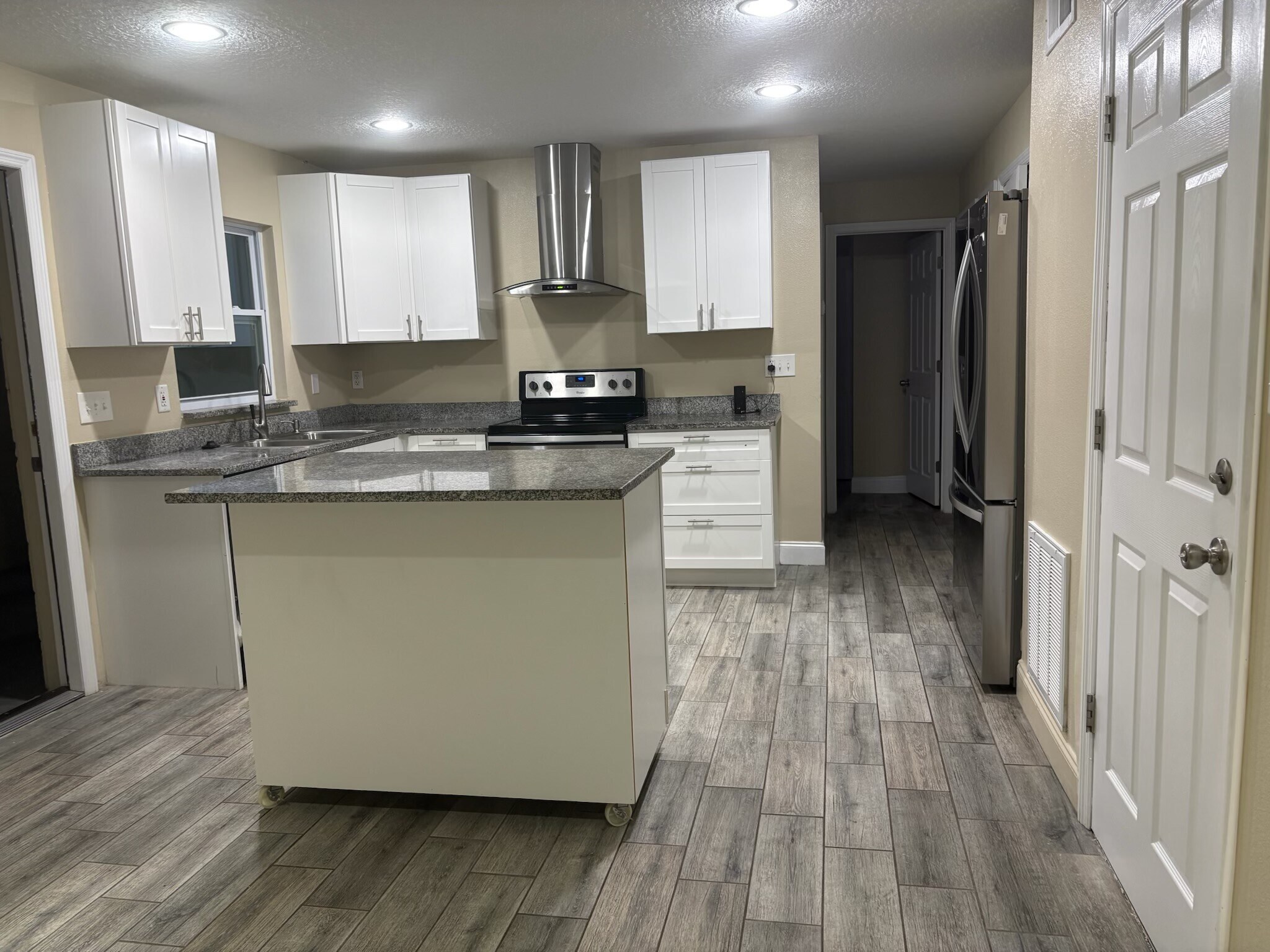 Building Photo - 6760 Pot O Gold Ln