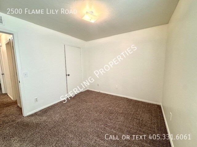 Building Photo - 2500 Flame Lily Rd