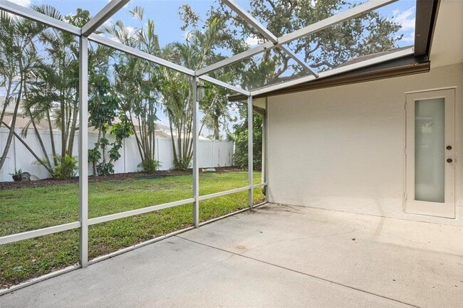 Building Photo - 1804 Oak View Dr