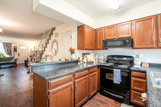 Building Photo - 3612 Queen Anne Way