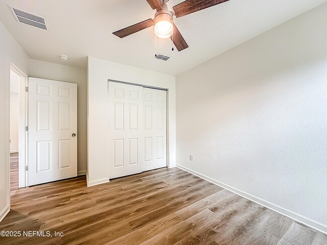 Building Photo - 780 W 5th St