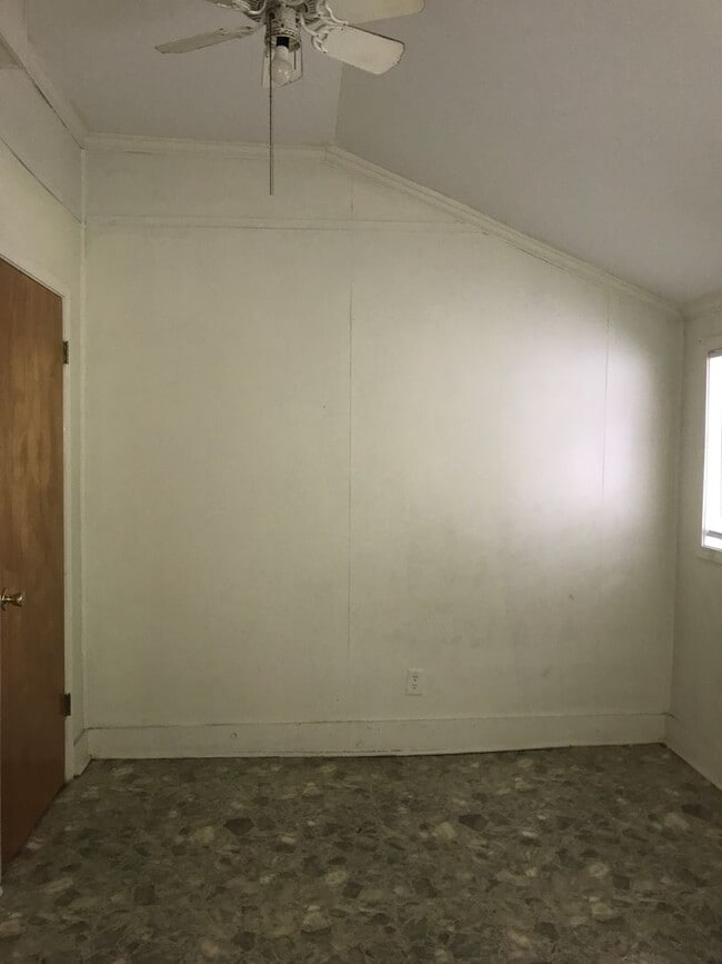 Building Photo - 427 14th St