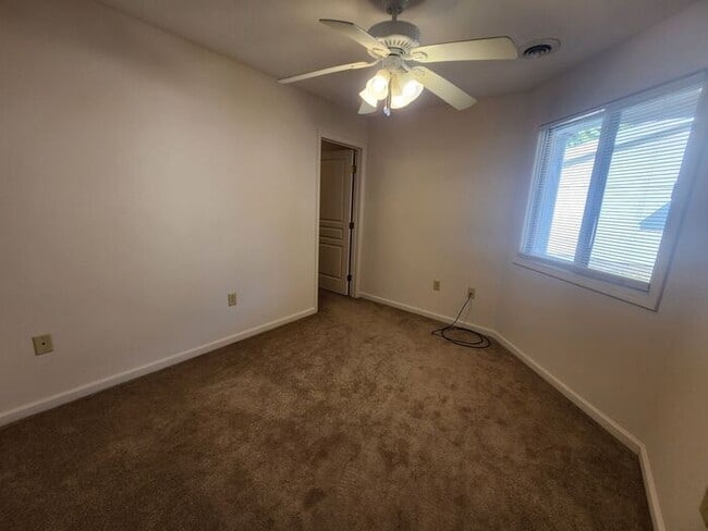 Building Photo - Scary Good Deal