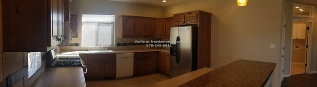 Building Photo - 2690 Summer Hill Ct