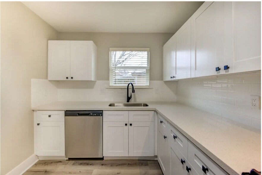 Building Photo - 6603 Narcissus St