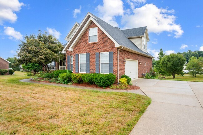 Building Photo - 107 Deer Field Hills