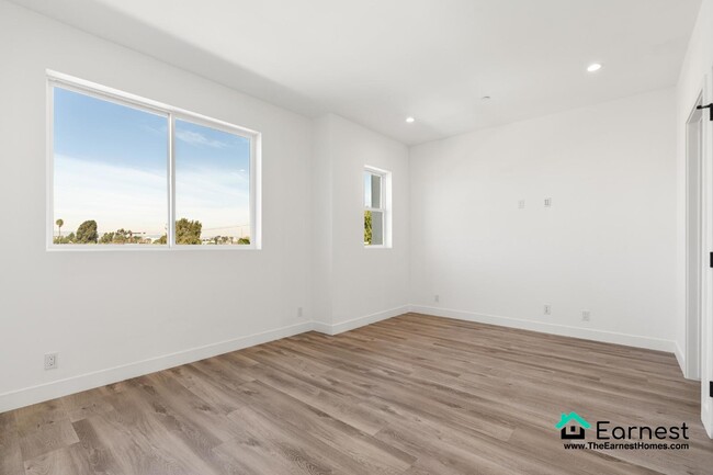 Building Photo - 3 + 3.5 Modern Mar Vista Gem with Rooftop ...