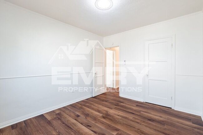 Building Photo - Remodeled 3 Bed 1 Bath Spanish-Style Gem for Rent