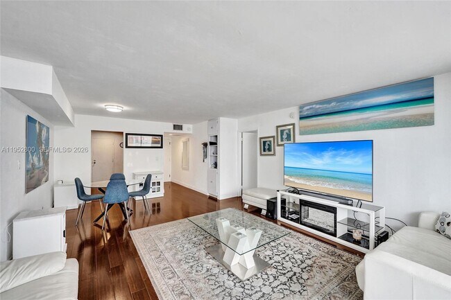 Building Photo - 2201 S Ocean Dr