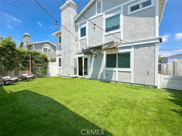 Building Photo - 2106 Nelson Ave