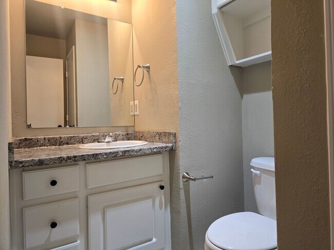 Building Photo - Updated and available now!