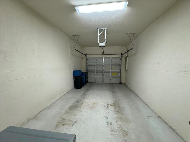 Building Photo - 1707 W Spring Meadow Loop