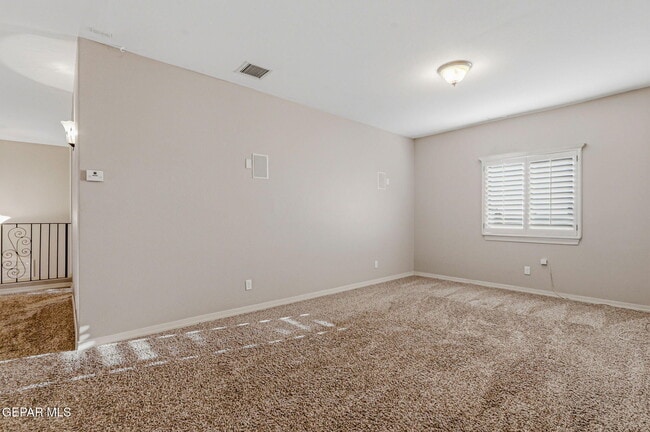 Building Photo - 14293 Meadow Lake Ave