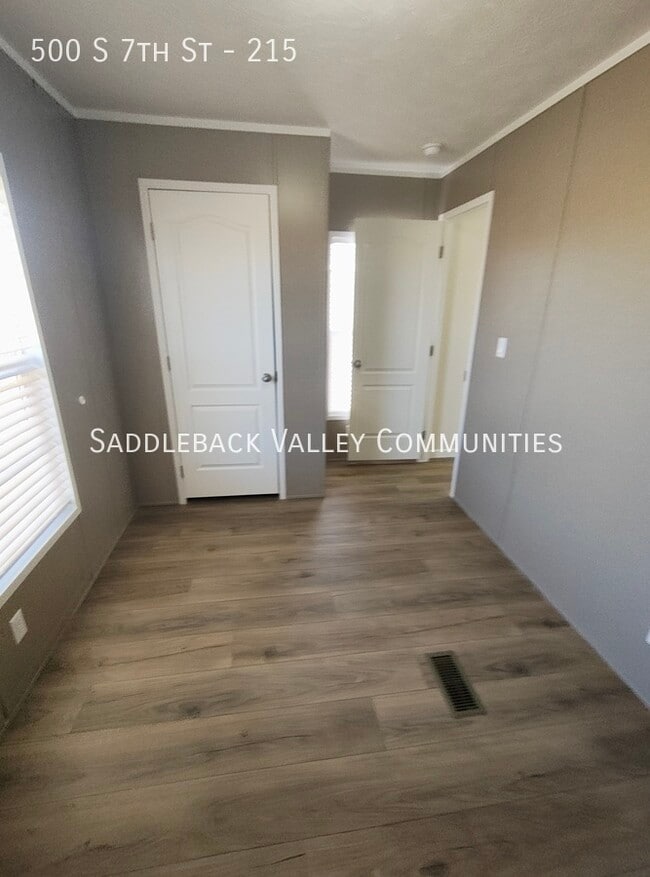 Building Photo - 500 S 7th St