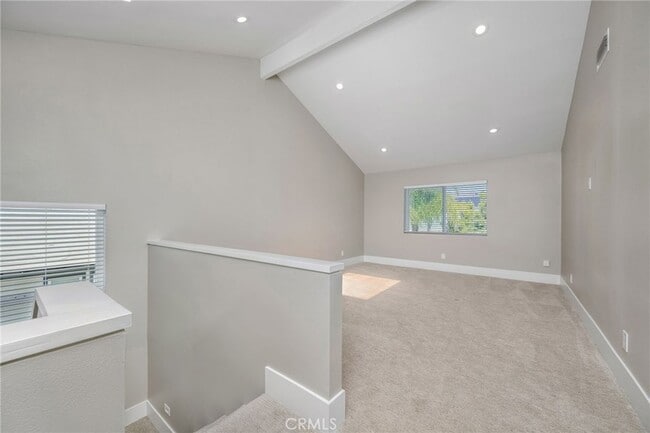 Building Photo - 33372 Breezy Pl