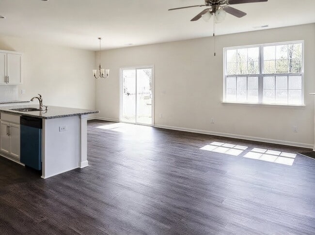 Building Photo - 415 Golden Villas Dr