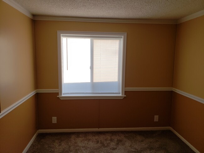 Building Photo - 3030-3012 12th Ave