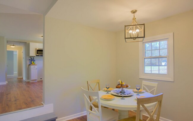 Building Photo - "Charming 3-Bedroom Home on Wilmington Hig...