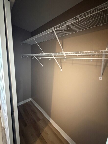 Building Photo - 500 Baywood Ct
