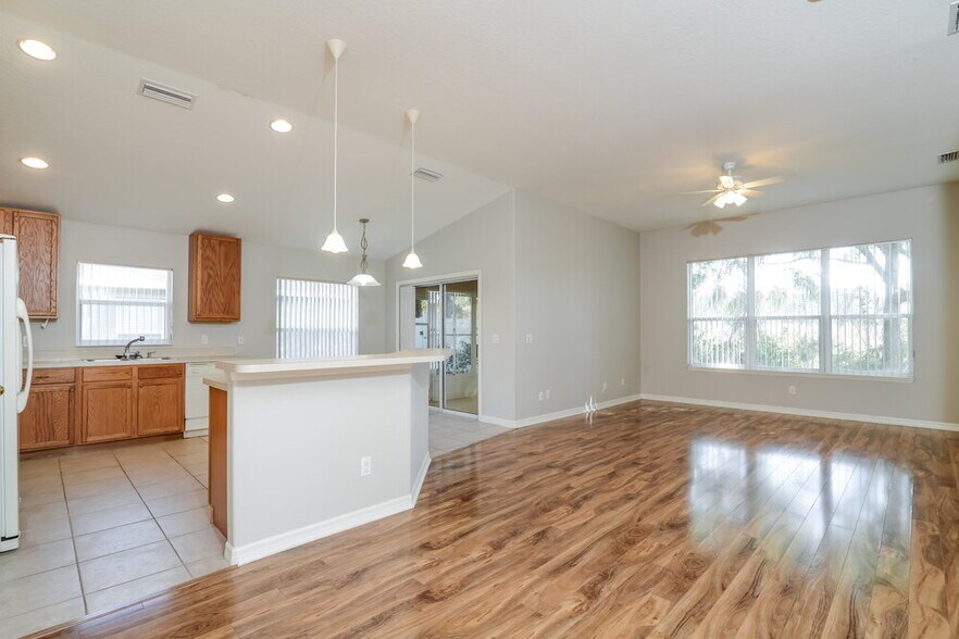 Building Photo - 5515 Lansdowne Way